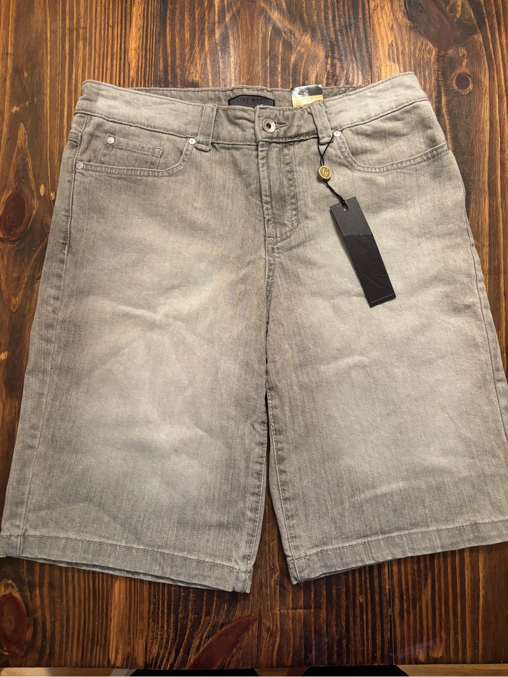 Nine West Bleeker Bermuda Shorts – NWT – Size 8 – Gray Distressed Denim Stretch